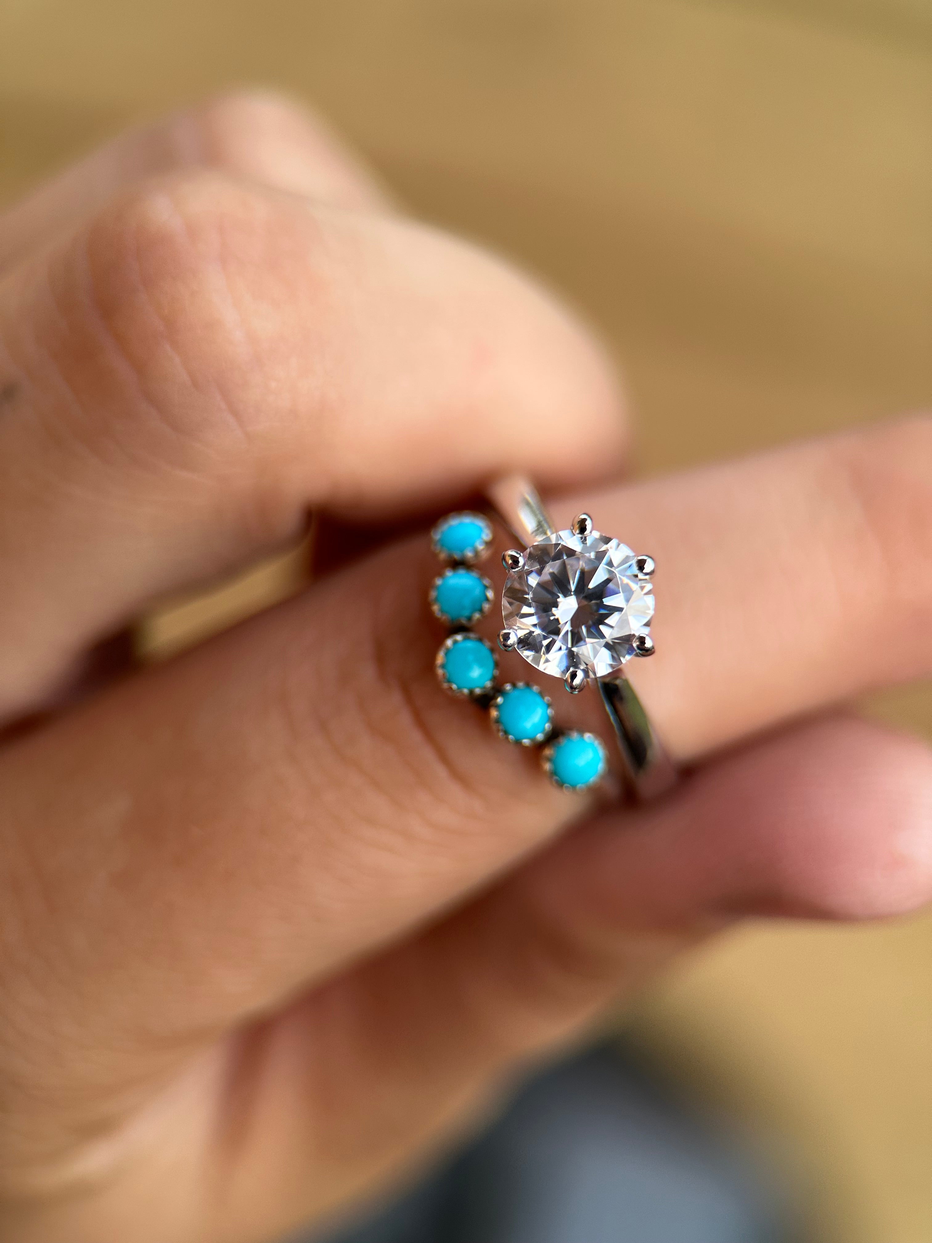 ORIGINAL ROUND SOLITAIRE TWO RING SET.