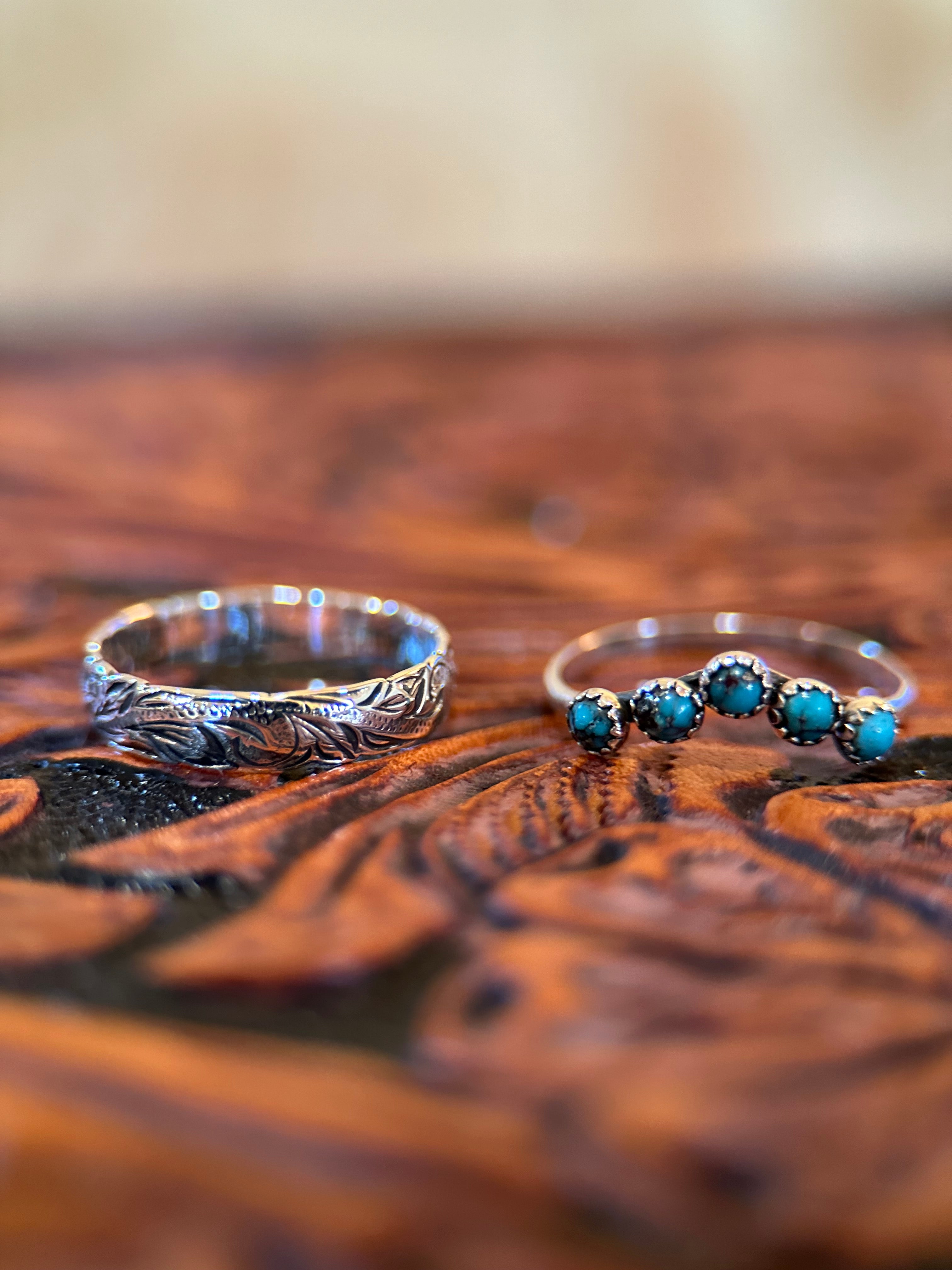 ORIGINAL OVAL SOLITAIRE THREE RING SET.