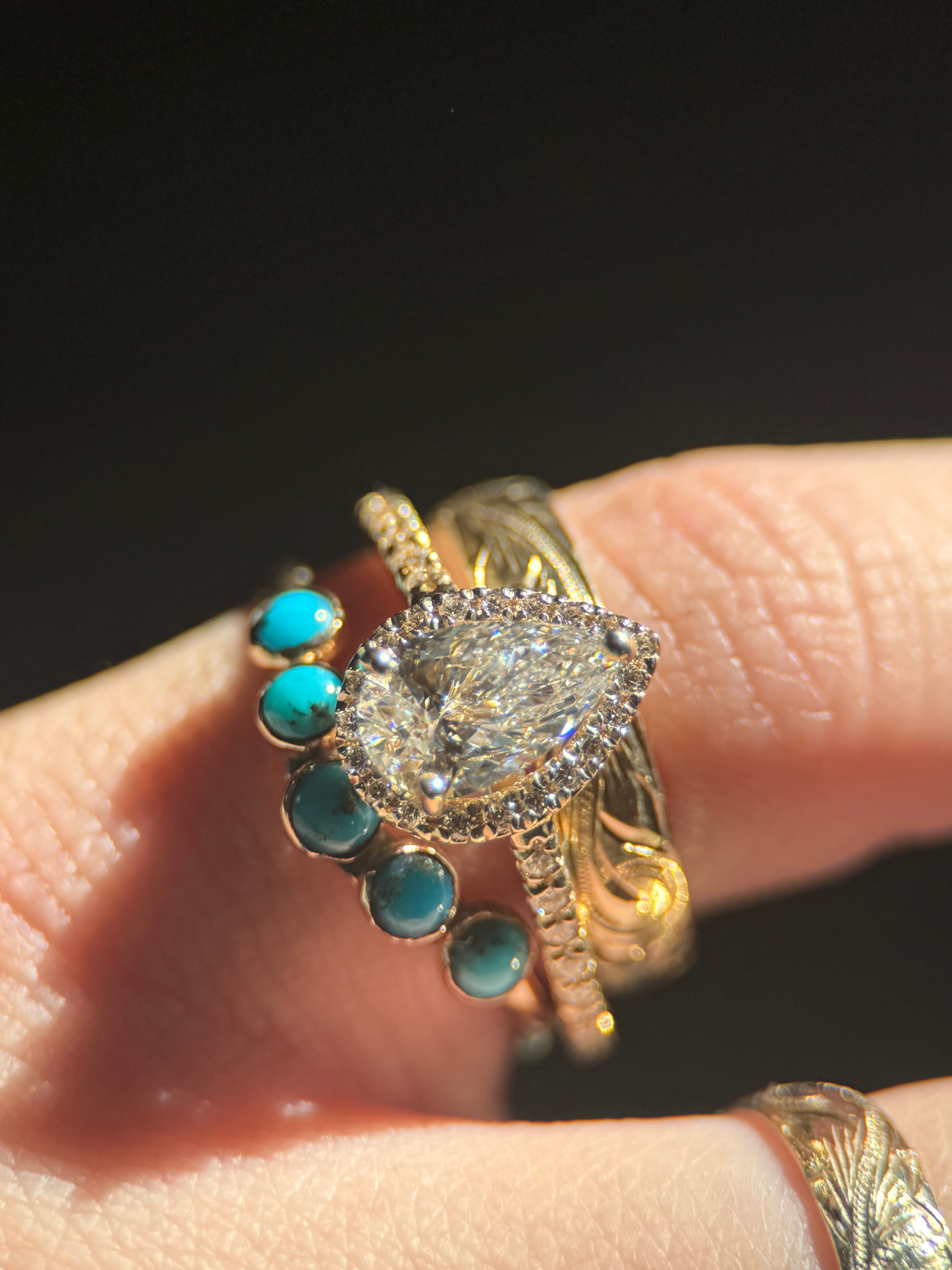 DIAMOND PEAR HALO 14k WHITE GOLD SET.
