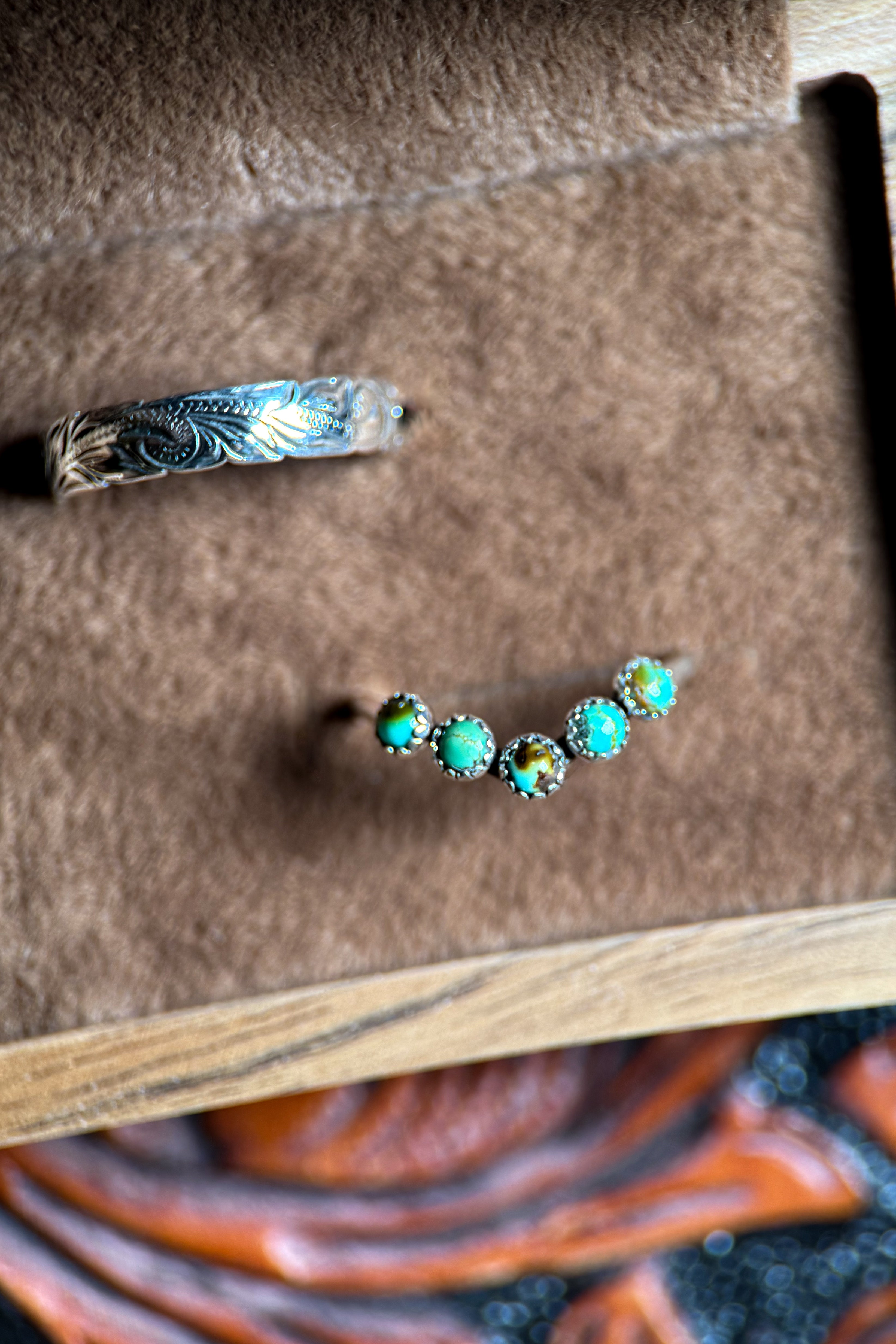 ORIGINAL OVAL SOLITAIRE THREE RING SET.