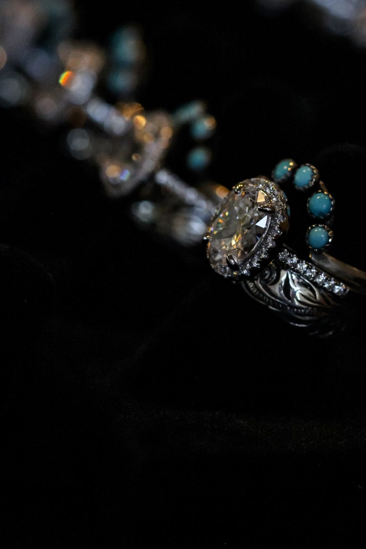 ORIGINAL OVAL HALO SET.
