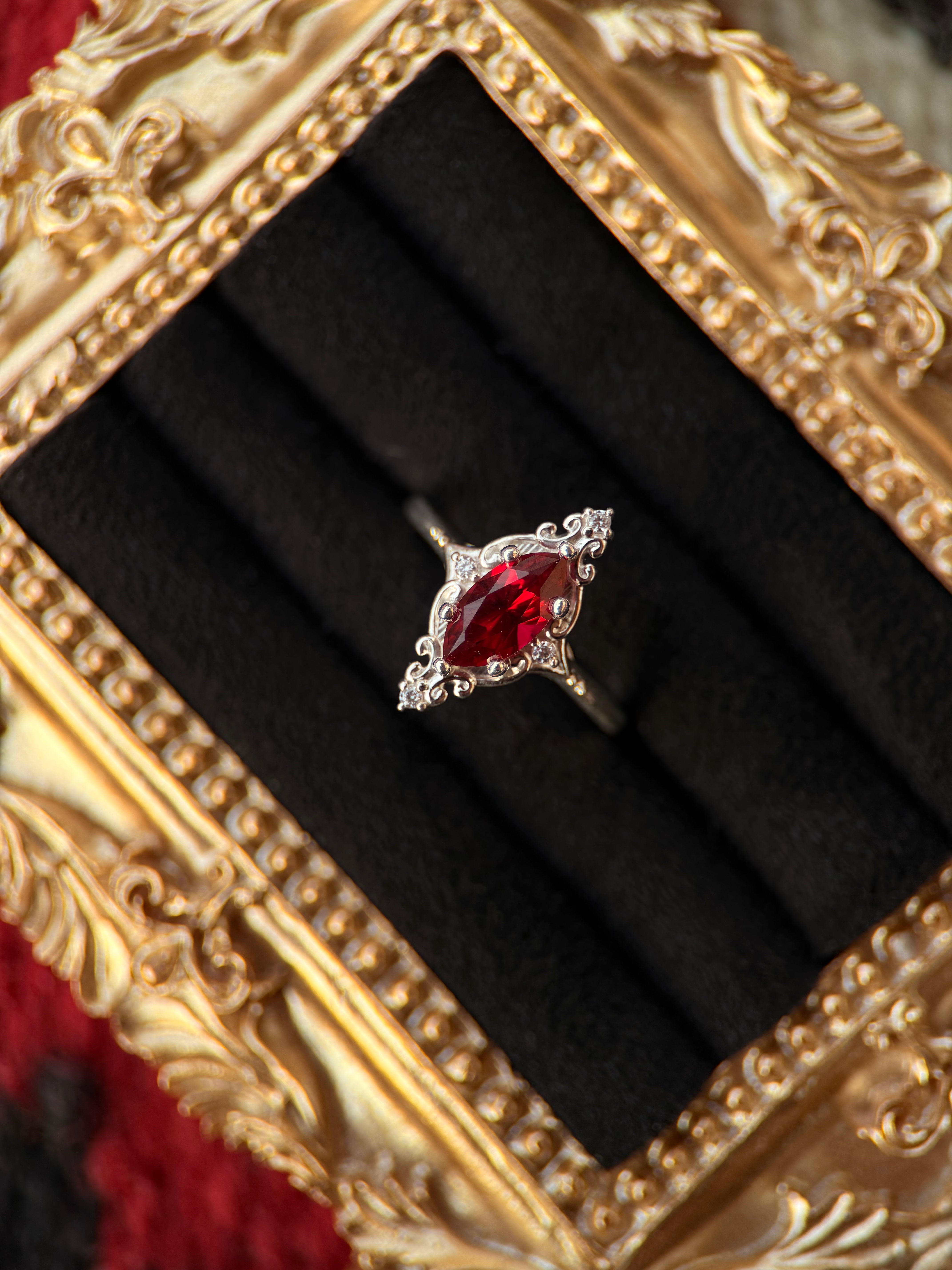 FINE STERLING ART DECO GARNET.